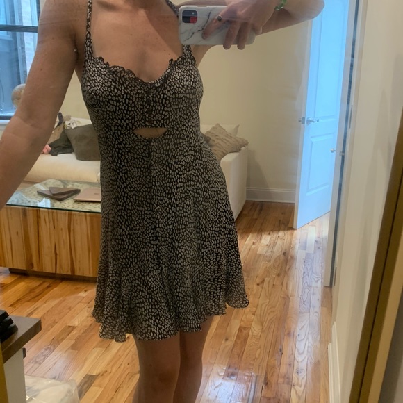 Free people dress. Size M but also cute as a S - Picture 2 of 3